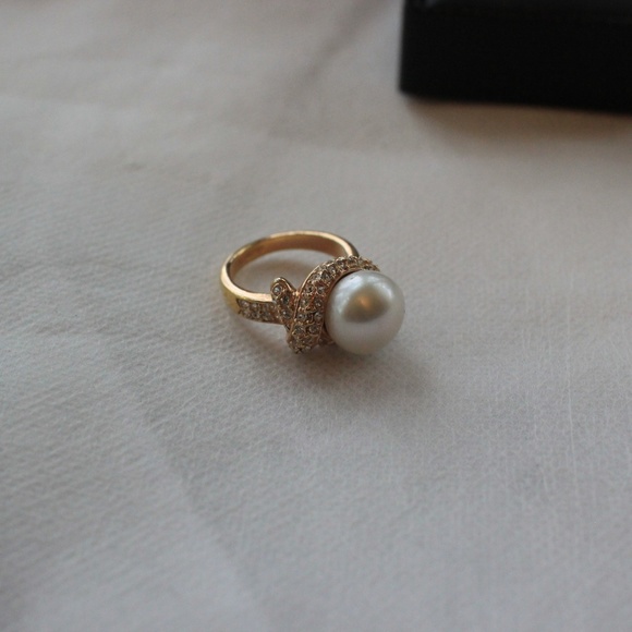 Gold Ring with Pearl and Stone Clusters - Picture 3 of 3